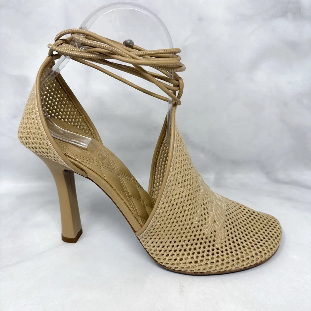 NEW Burberry Prorsum Embroidered Logo Mesh Ankle Wrap Tie Sandal Pump Heels 39.5 - Picture 3 of 16